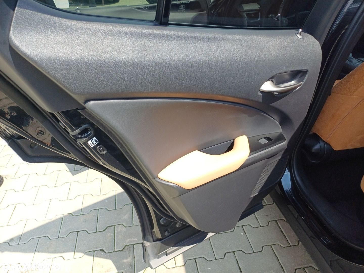 Lexus UX 250h GPF Business 2WD - 19