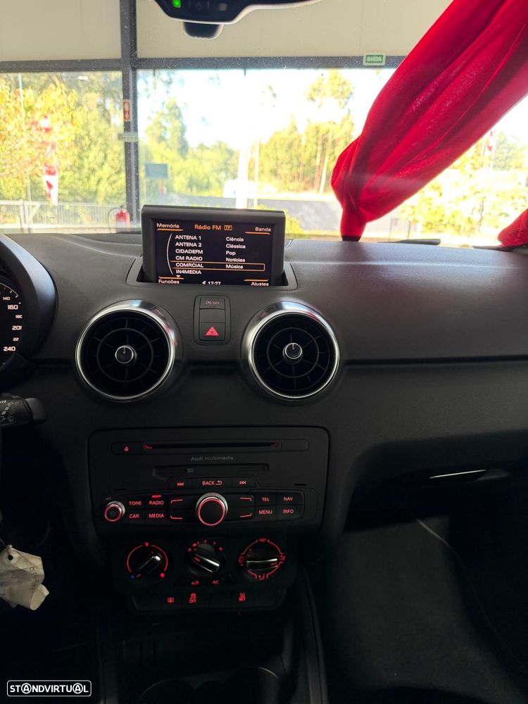 Audi A1 1.2 TFSi S-line - 11