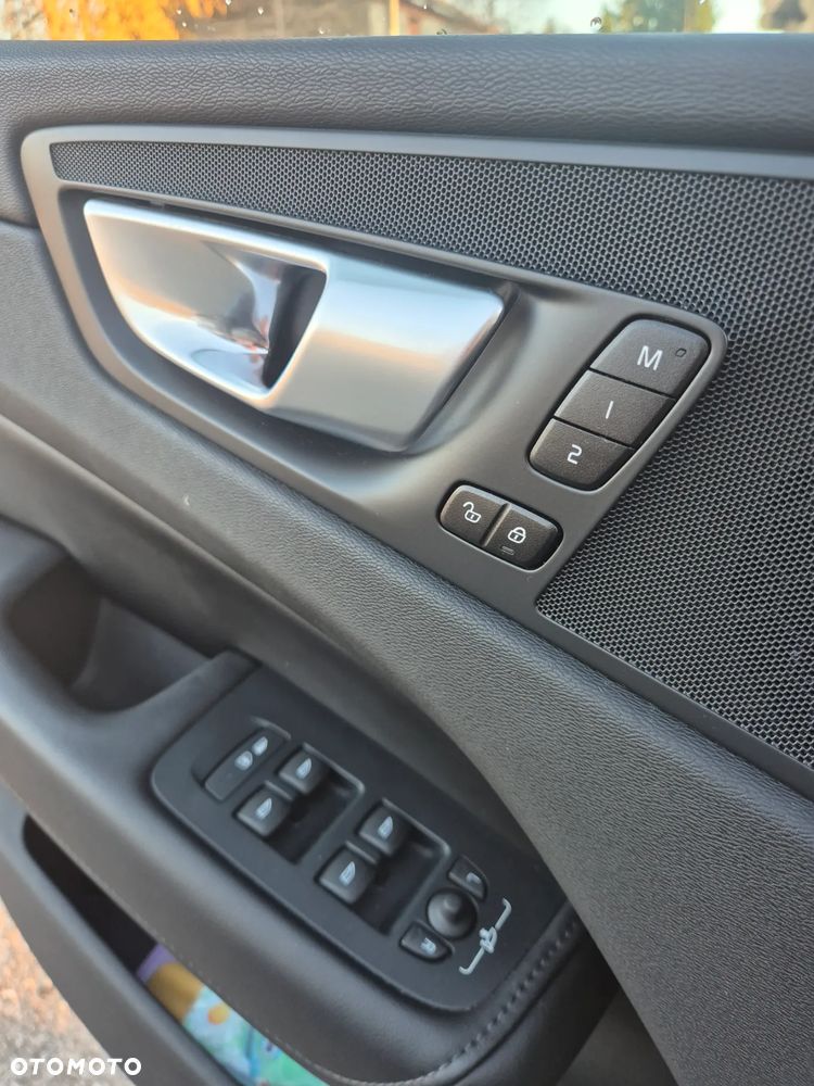 Volvo XC 60 B5 B AWD Plus Dark - 13