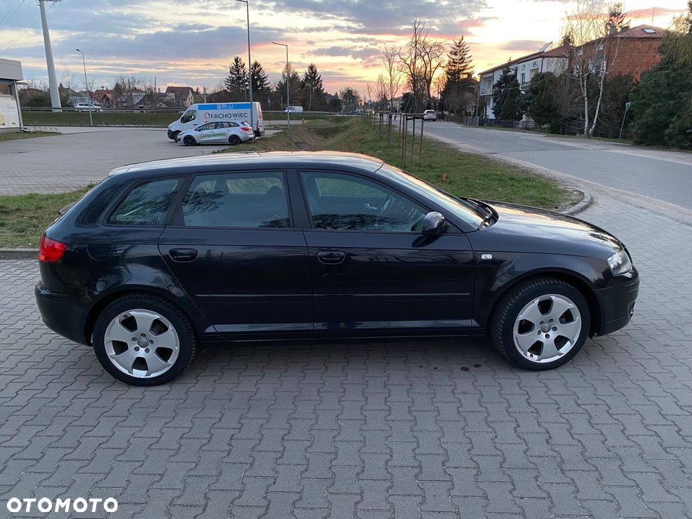 Audi A3 Sportback 1.6 FSI Attraction - 3