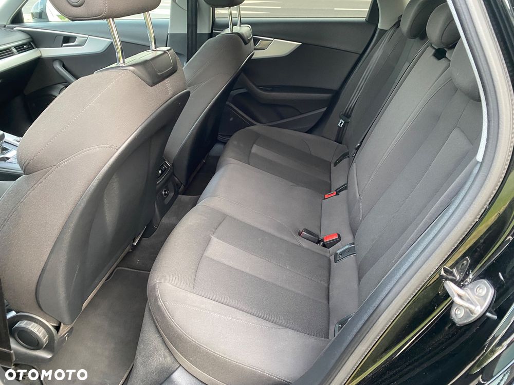Audi A4 Avant 40 TDI quattro S tronic S line - 24