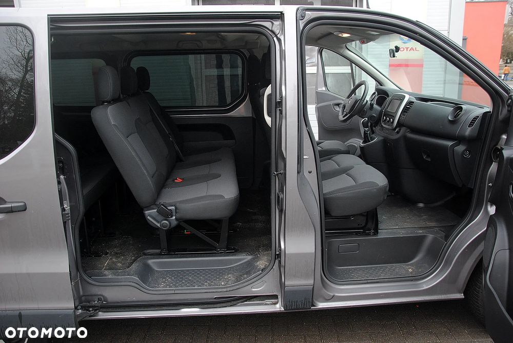 Renault Trafic 2.0 dCi - 11