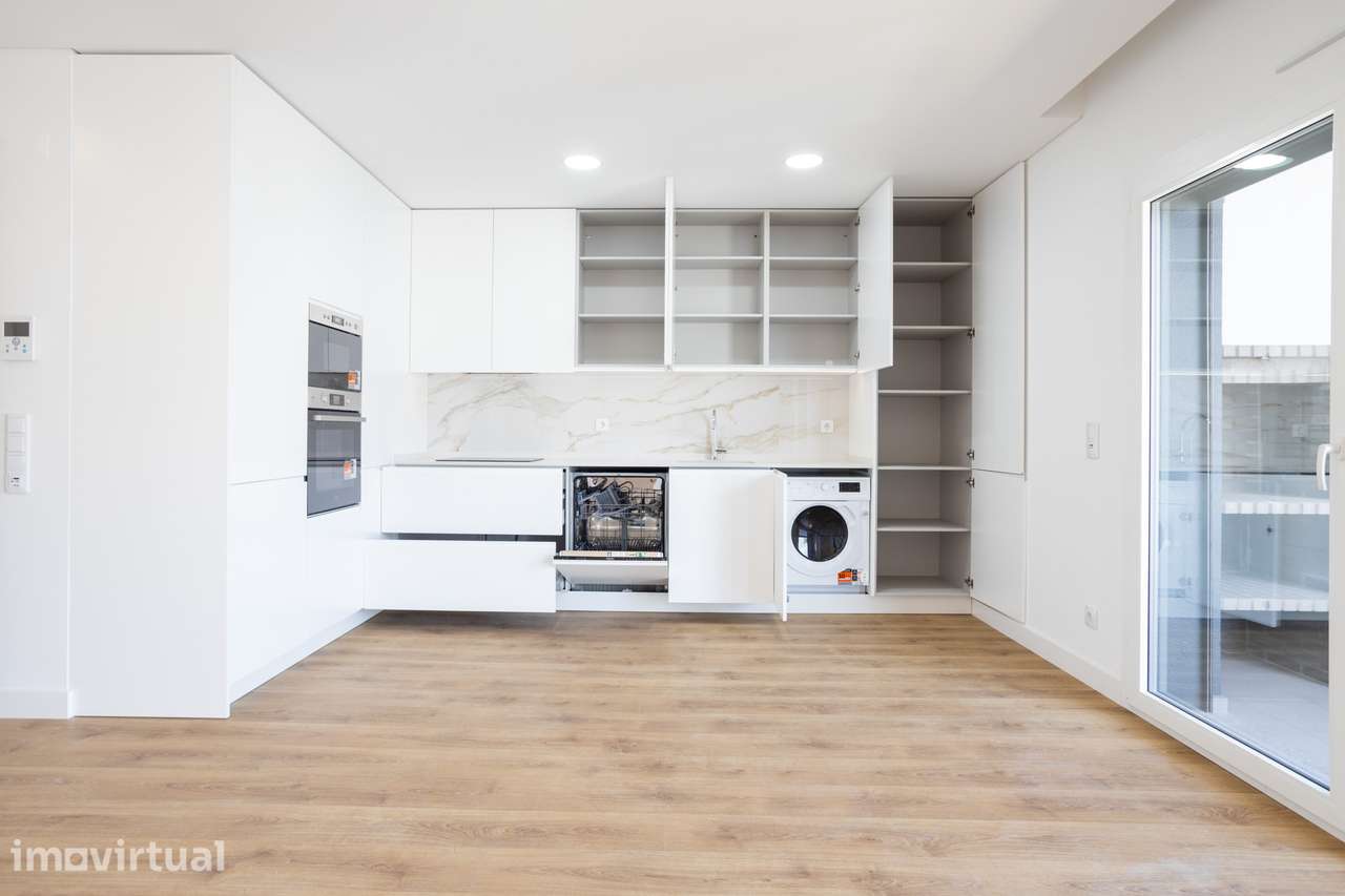 Apartamento T3 com Box | Santo António dos Cavaleiros - Grande imagem: 4/42