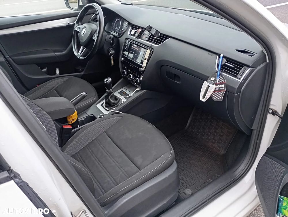 Skoda Octavia 1.6 TDI Active - 12