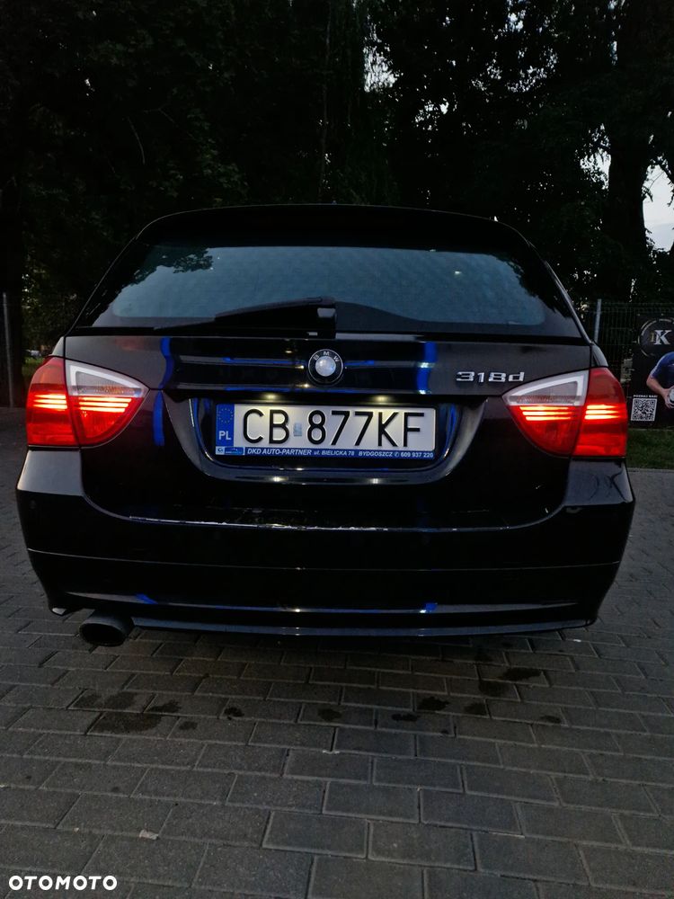 BMW Seria 3 318d - 4