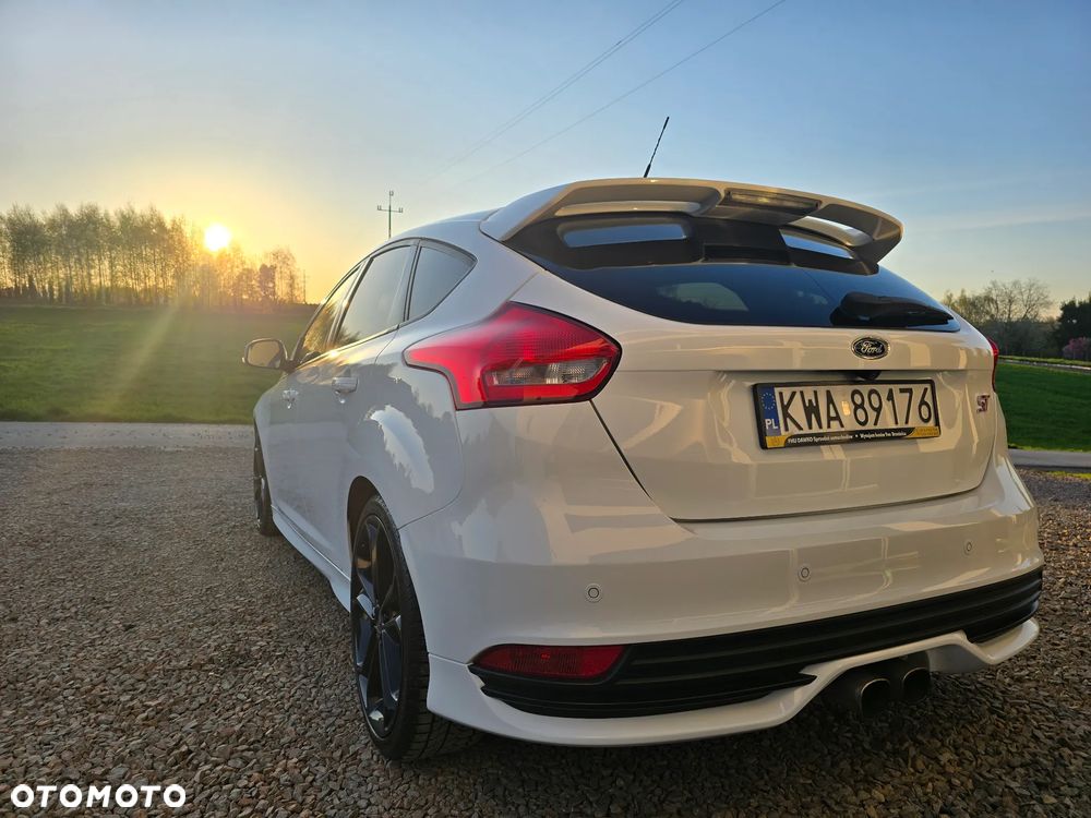 Ford Focus 2.0 EcoBoost ST mit Leder-Exclusiv-Paket - 8