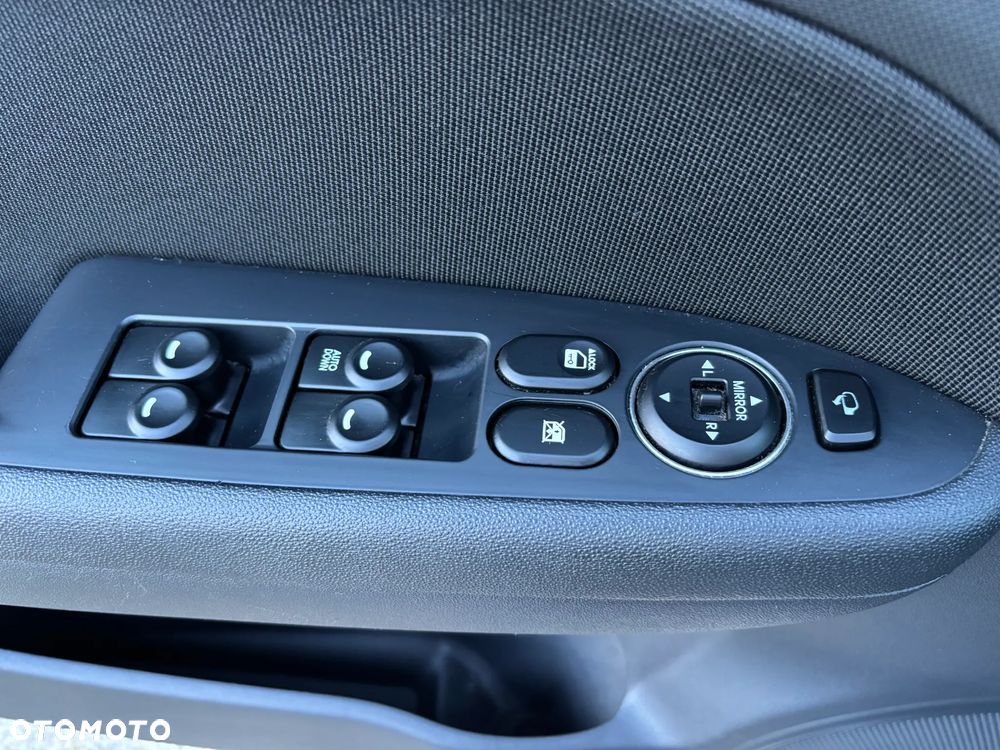 Hyundai i30 1.6 CRDi FIFA WM Edition - 26