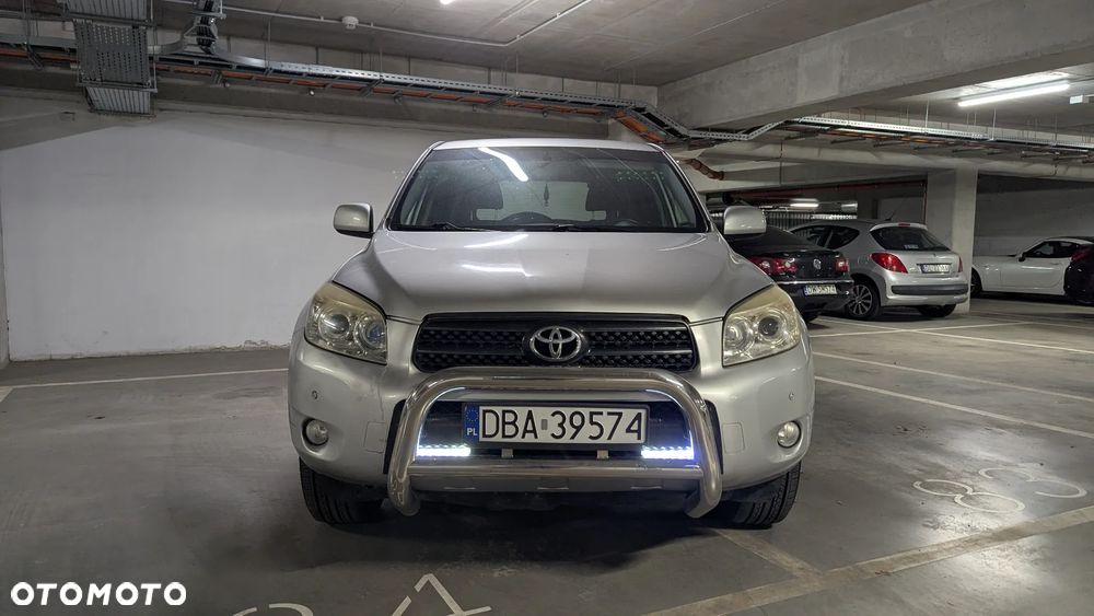 Toyota RAV4 - 6