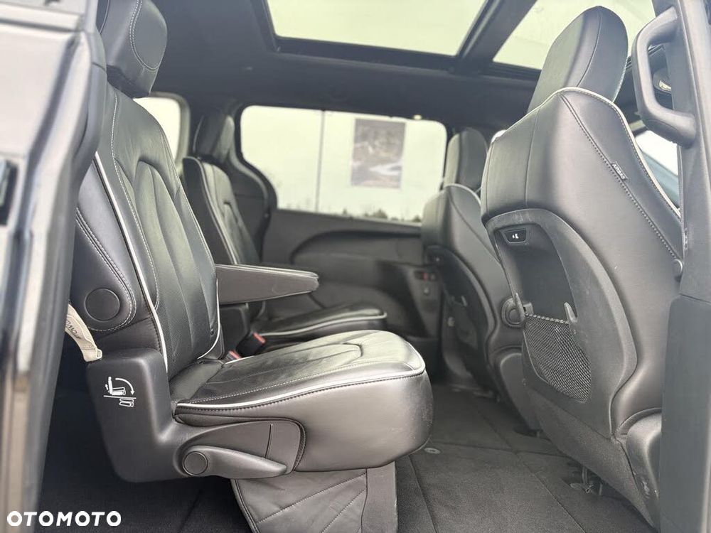 Chrysler Pacifica - 25