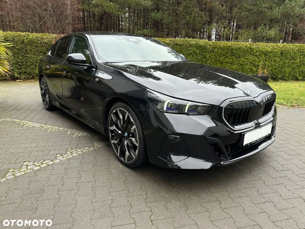 BMW Seria 5 520d xDrive mHEV M Sport - 2