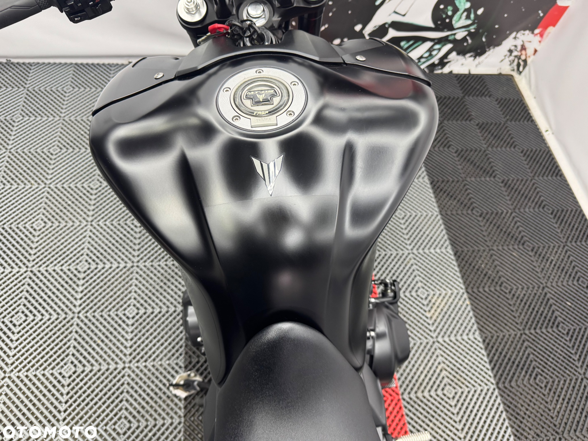Yamaha MT - 27
