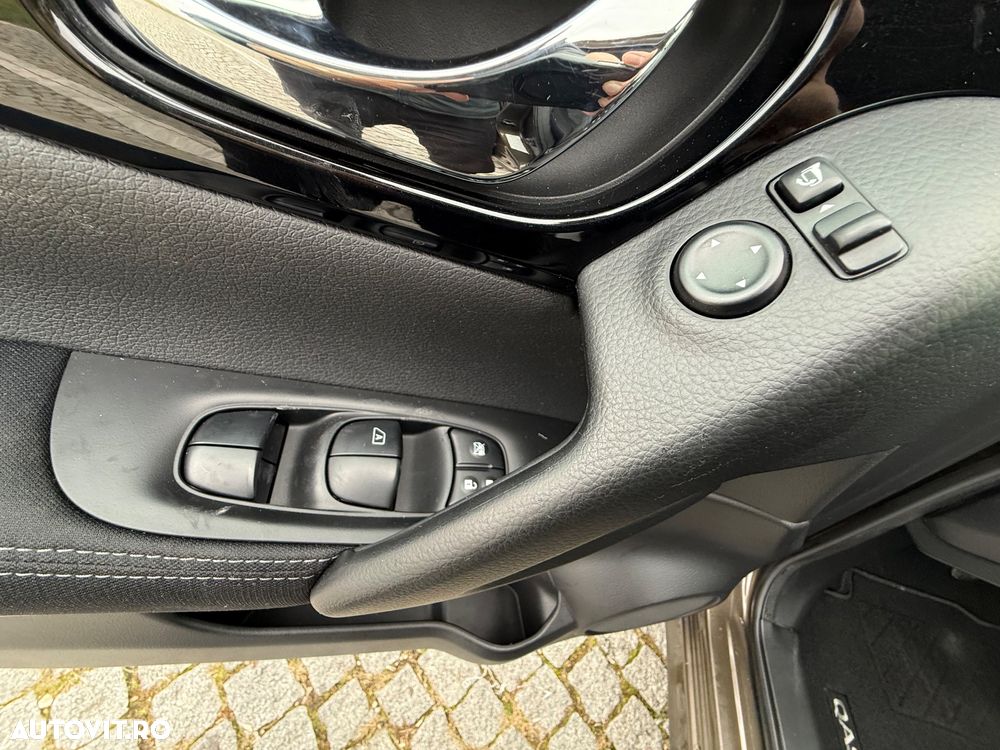 Nissan Qashqai 1.6 DCI ALL-MODE 4x4i ACENTA - 17