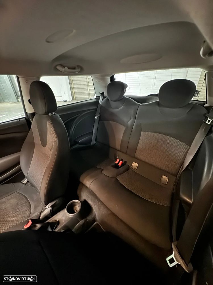 MINI 3 Portas Cooper D - 19