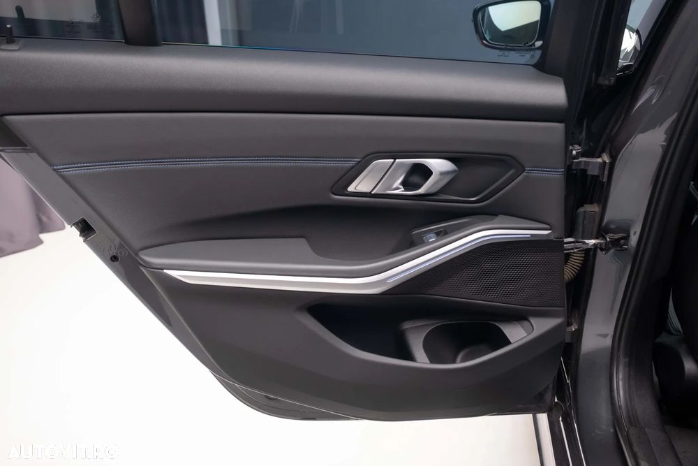 BMW Seria 3 - 21