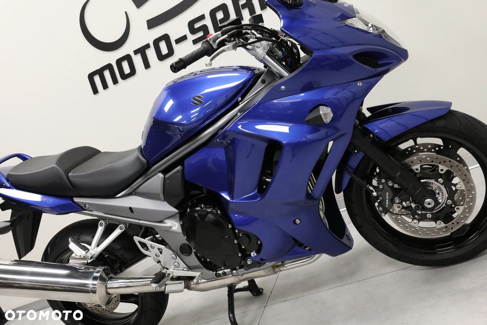 Suzuki GSX - 12