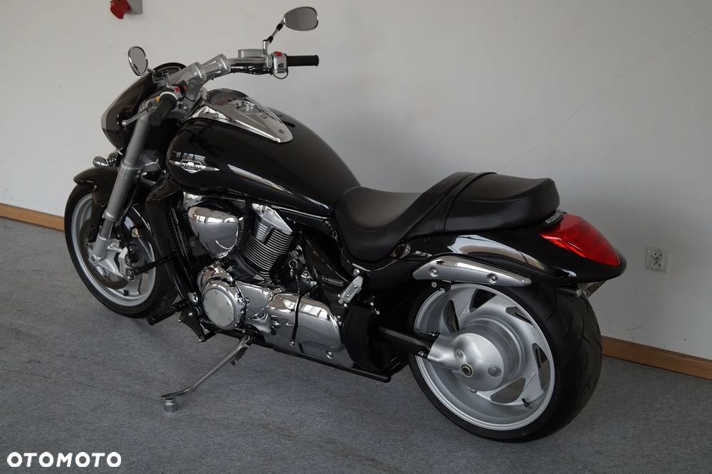 Suzuki Intruder - 10