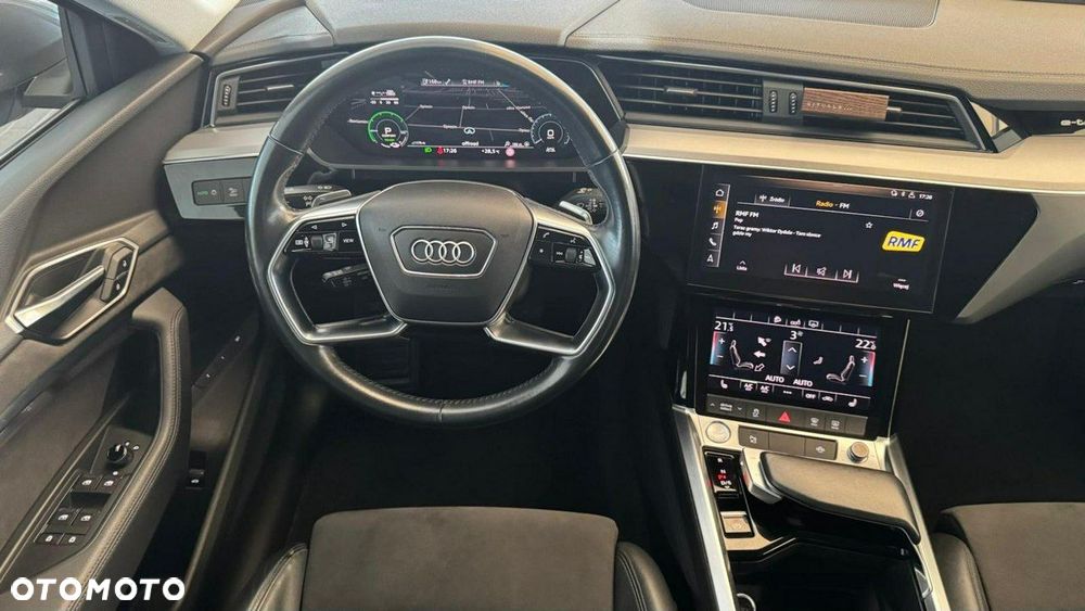 Audi e-tron - 32
