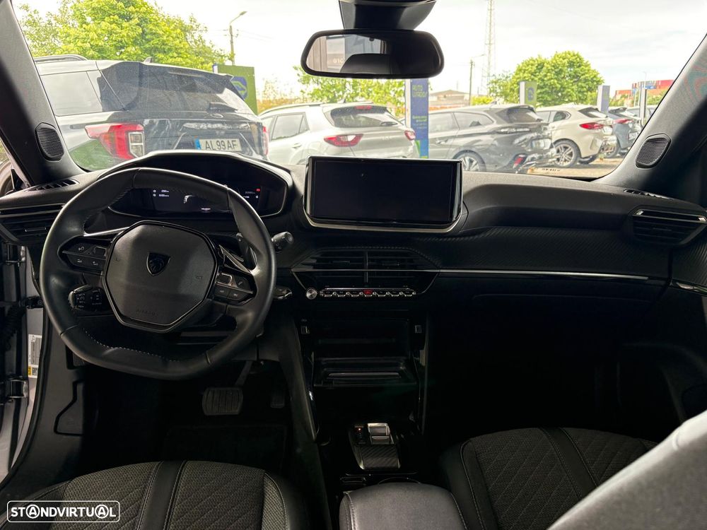 Peugeot 2008 1.2 PureTech Allure EAT8 - 10