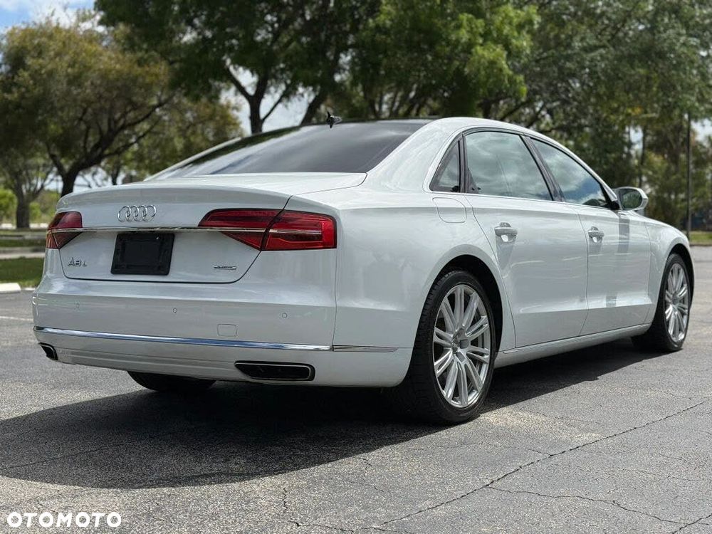 Audi A8 - 4