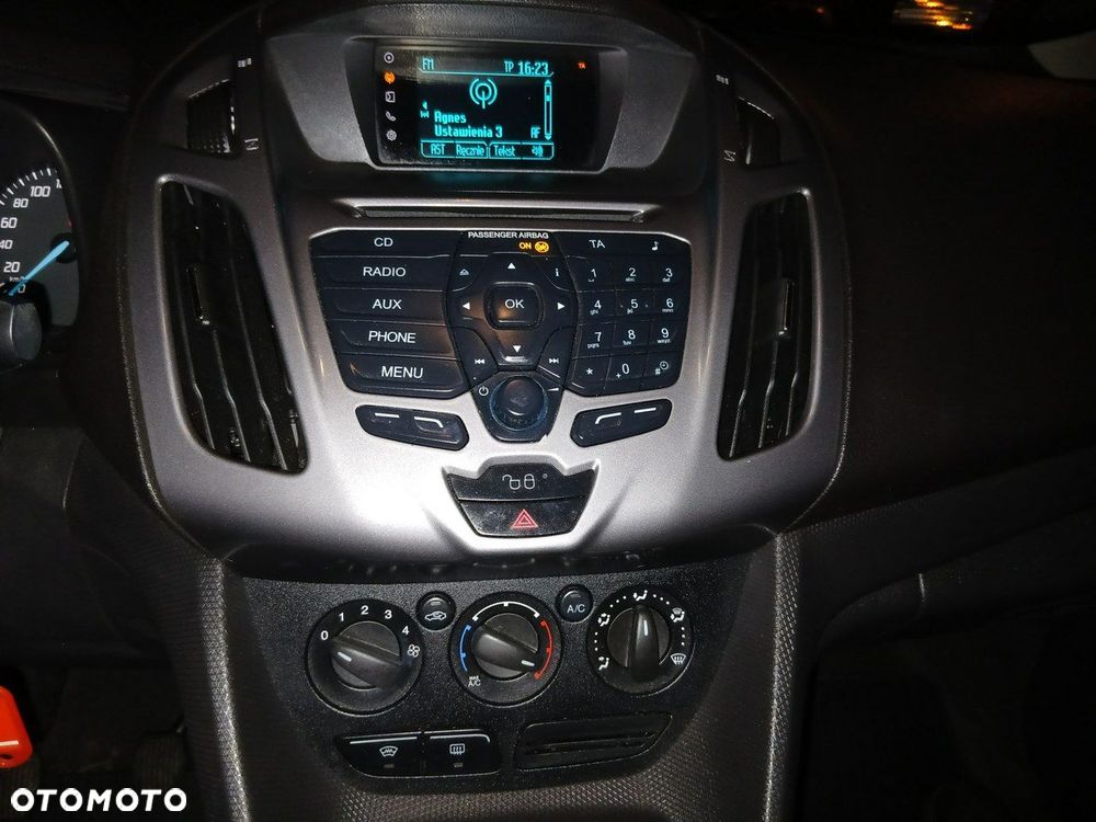 Ford Transit Connect - 8