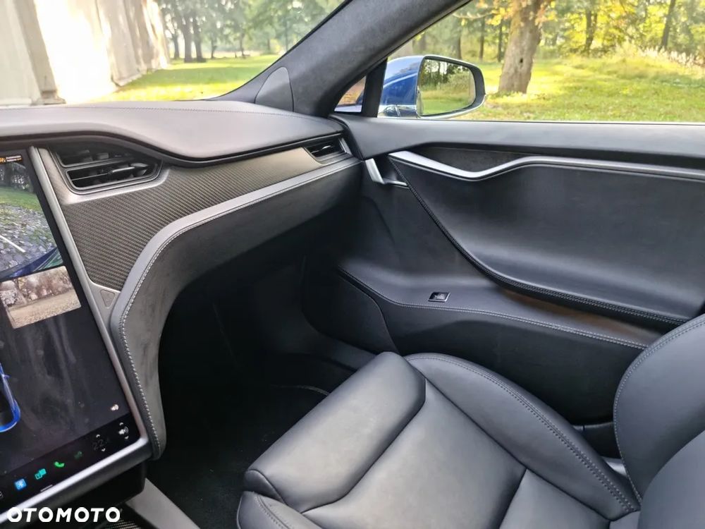 Tesla Model S - 22