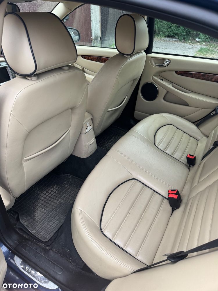 Jaguar X-Type - 13