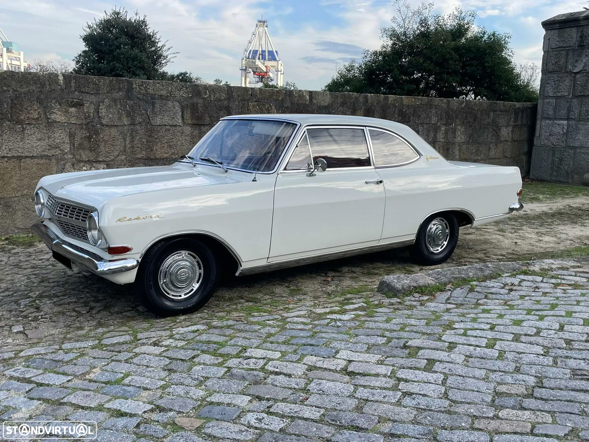 Opel Olympia Rekord 1700 Coupe - 2