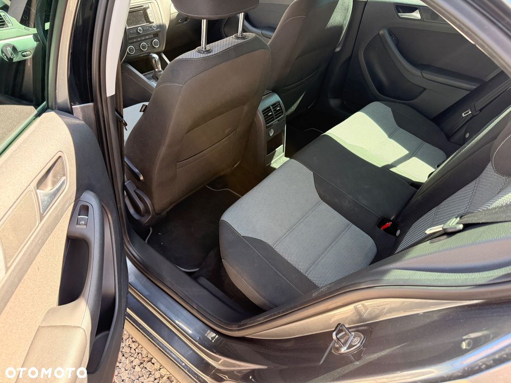 Volkswagen Jetta Hybrid - 13