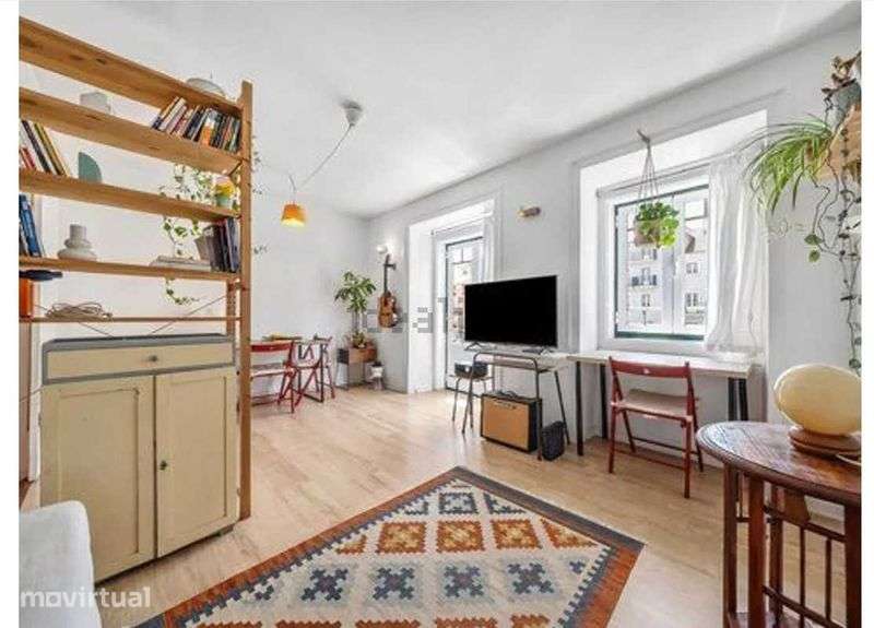 T1 Duplex em venda Mártires da Pátria Lisboa - Grande imagem: 2/9