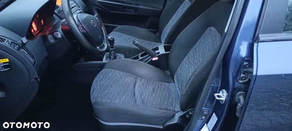 Kia Ceed 1.4 Comfort - 17