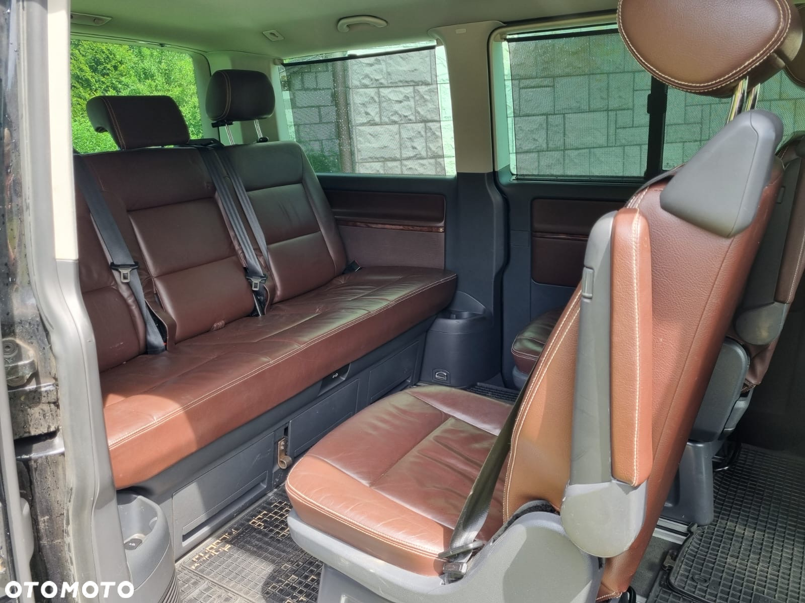 Volkswagen Multivan - 11