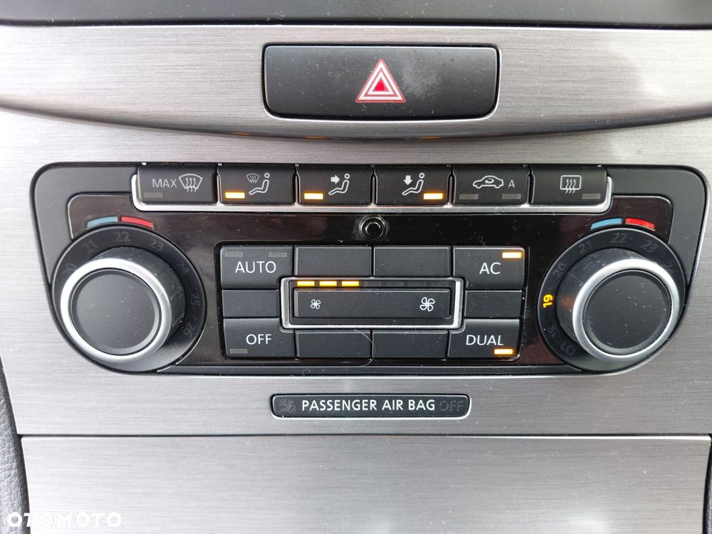 Volkswagen Passat Variant 1.8 TSI Comfortline - 23