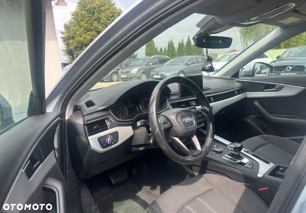 Audi A4 Limousine - 13