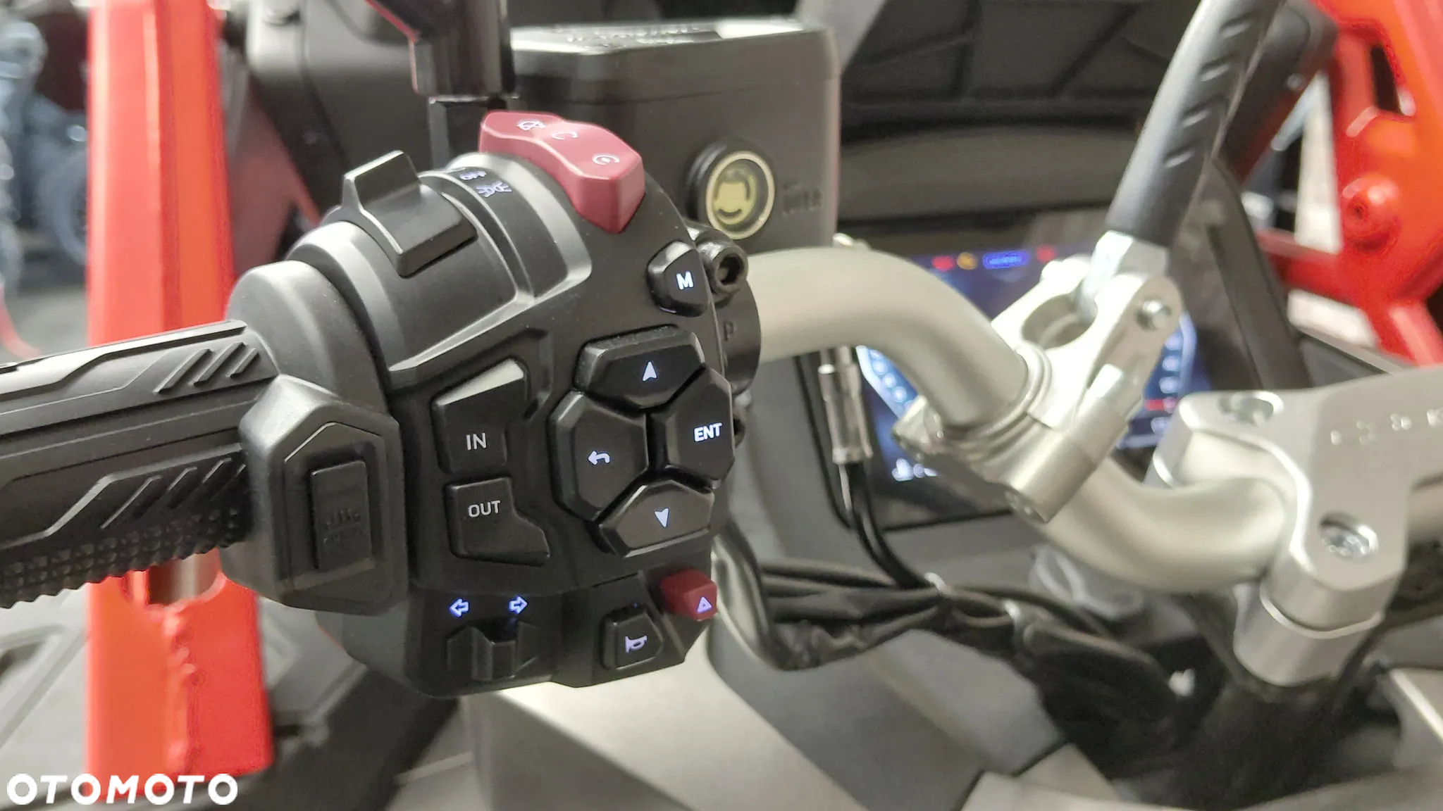 CFMoto CForce - 12