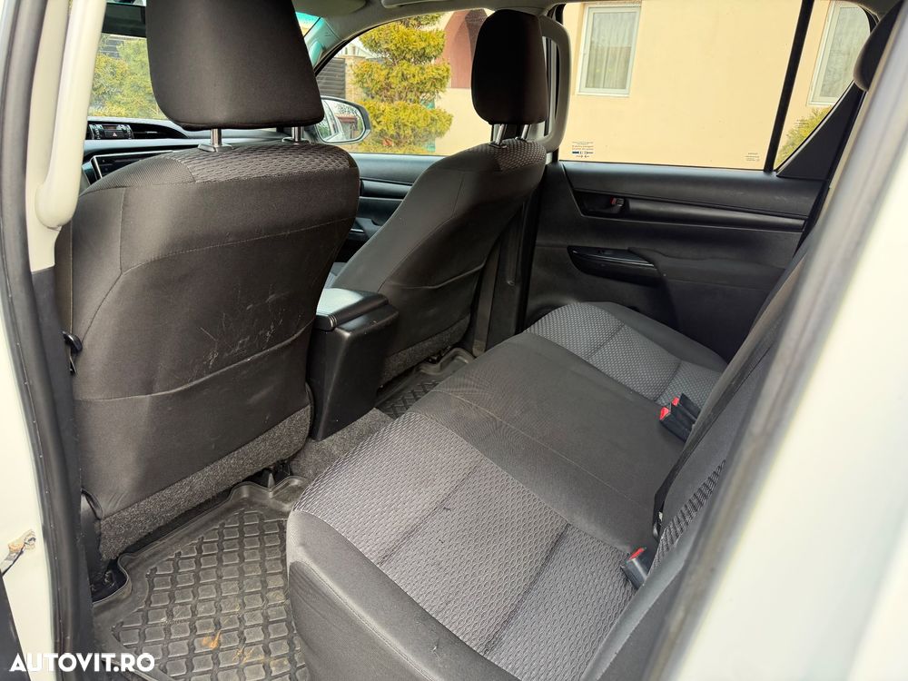 Toyota Hilux - 12
