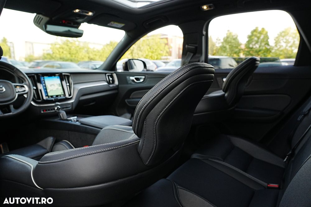 Volvo XC 60 Recharge T8 Twin Engine eAWD R-Design - 28