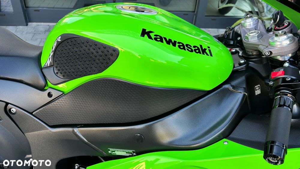 Kawasaki ZX - 19