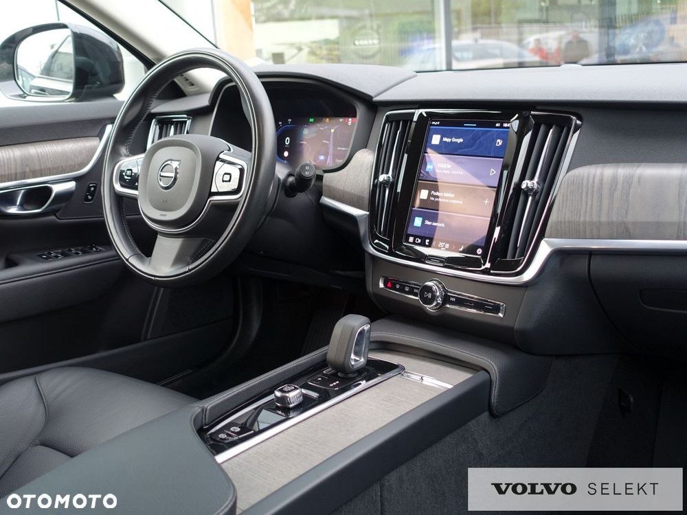 Volvo V90 Cross Country - 23