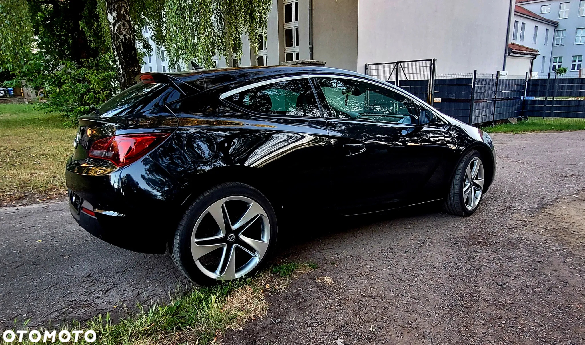 Opel Astra GTC 1.4 Turbo - 2