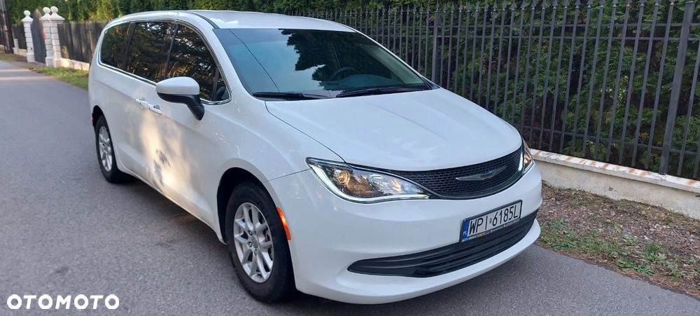 Chrysler Caravan - 10