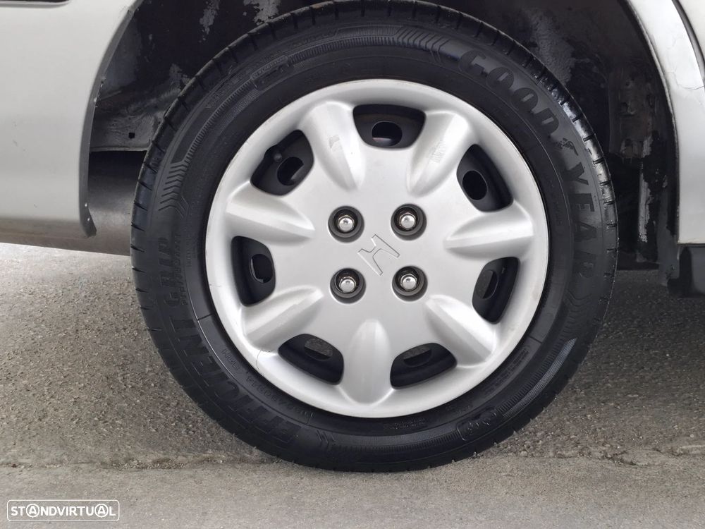 Honda Civic 1.4i S - 17