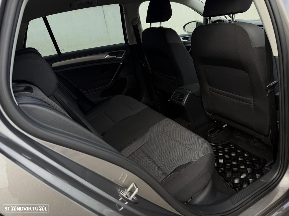 VW Golf 1.6 TDi BlueMotion Confortline - 15