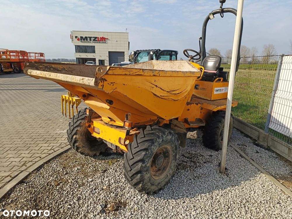 Thwaites 3 tonne - 10