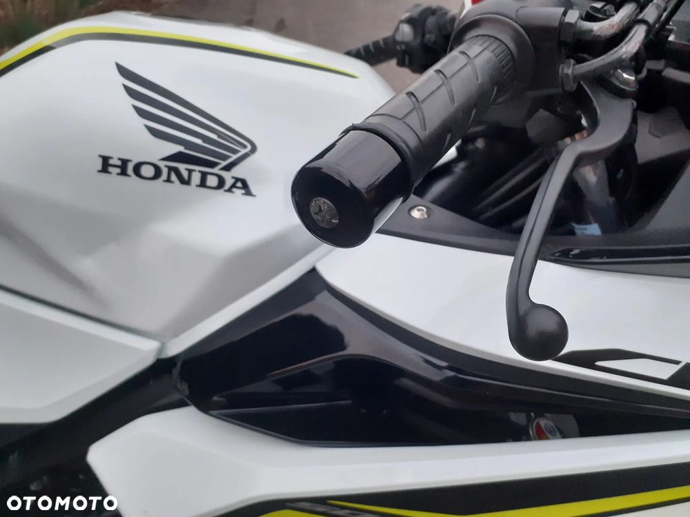 Honda CBR - 33