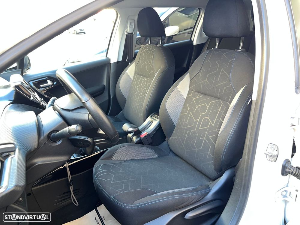 Peugeot 2008 1.5 BlueHDi Signature - 16