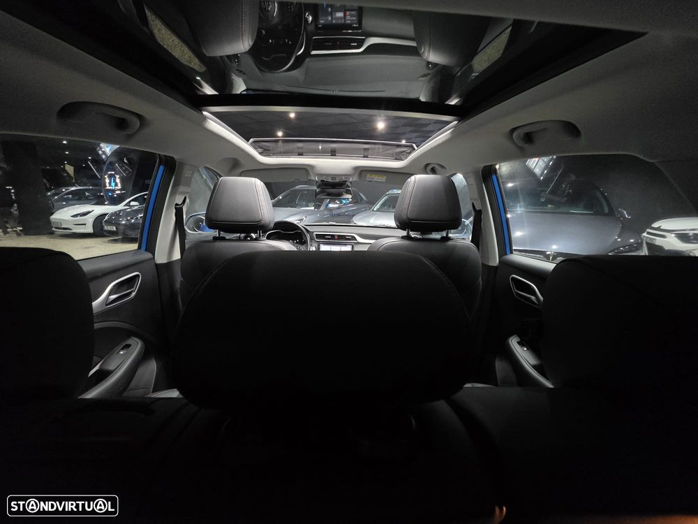 MG ZS EV 72.6 kWh Luxury OBC 11 kW - 26