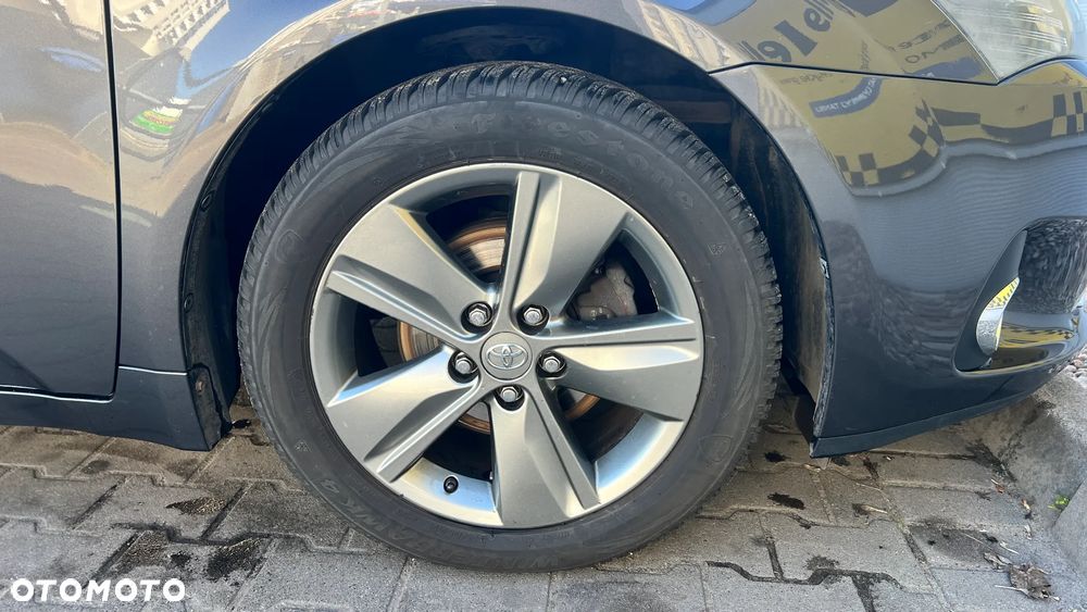 Toyota Avensis 1.8 Premium - 24