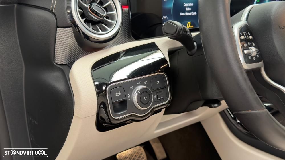 Mercedes-Benz CLA 200 — fotografia 33