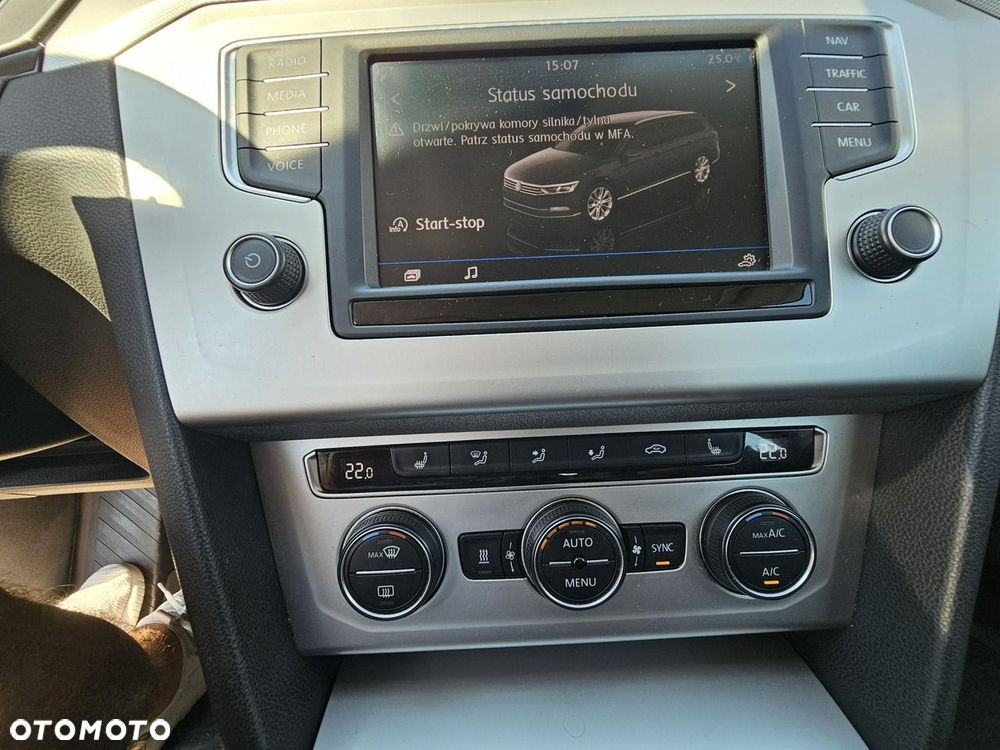 Volkswagen Passat - 30