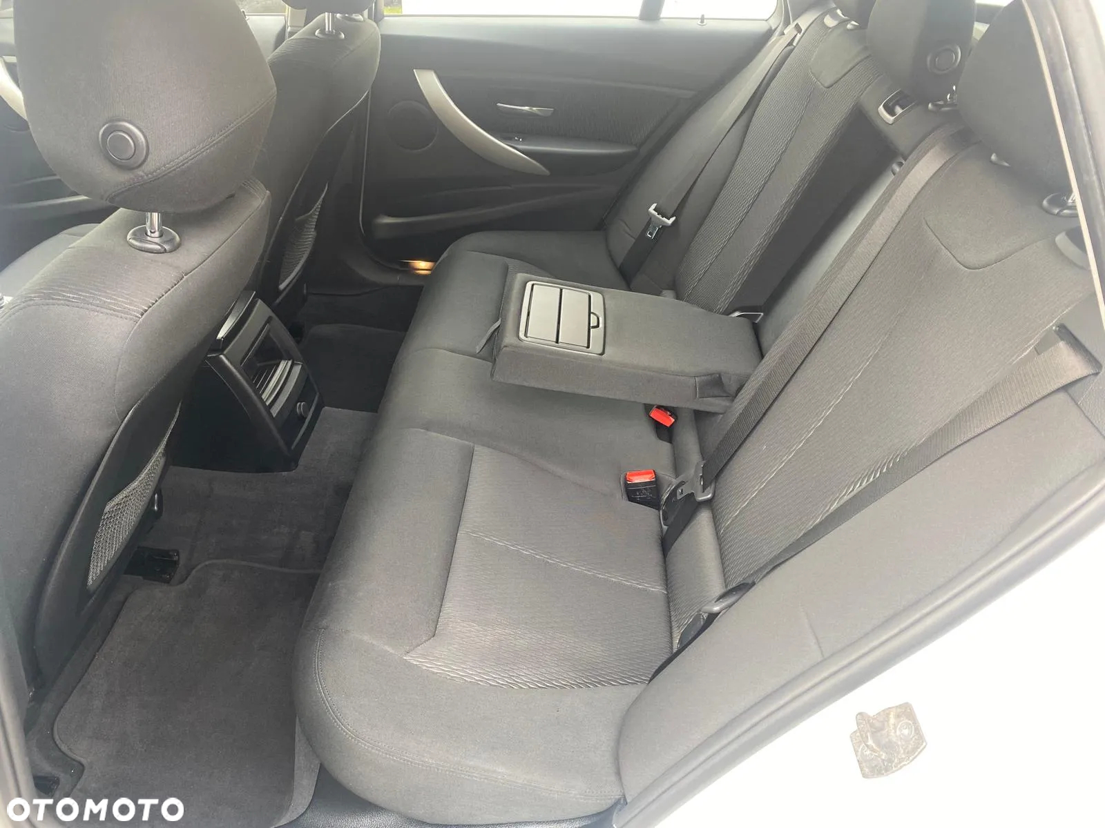 BMW Seria 3 320d Luxury Line - 25